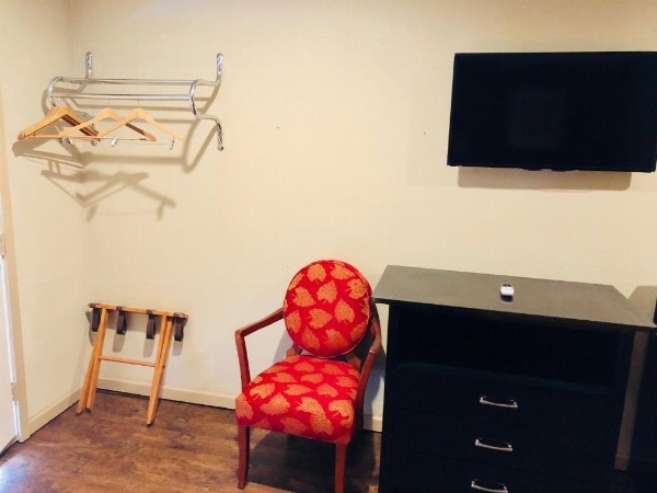 Sunset Inn Longview image 21